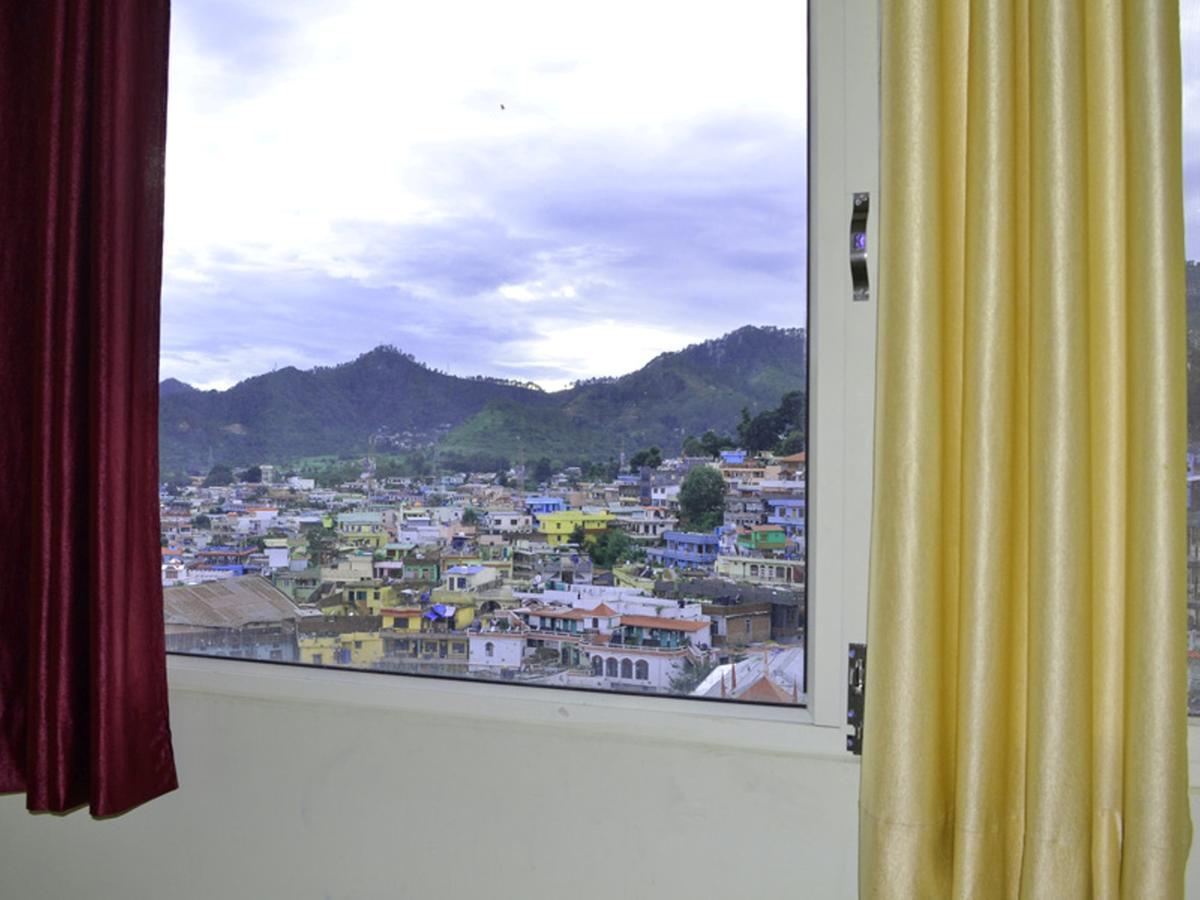 Oyo 37525 Hotel Mall Palace Pithoragarh Ngoại thất bức ảnh