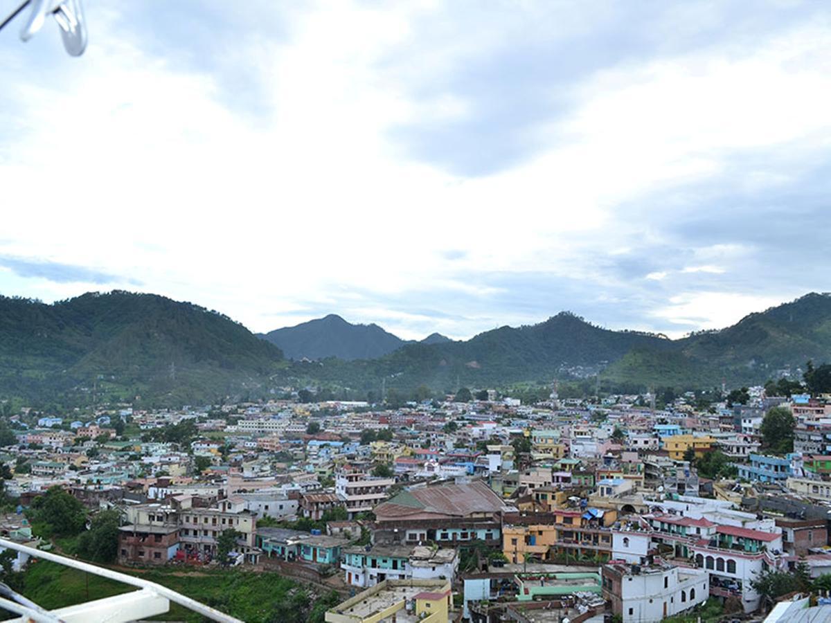 Oyo 37525 Hotel Mall Palace Pithoragarh Ngoại thất bức ảnh
