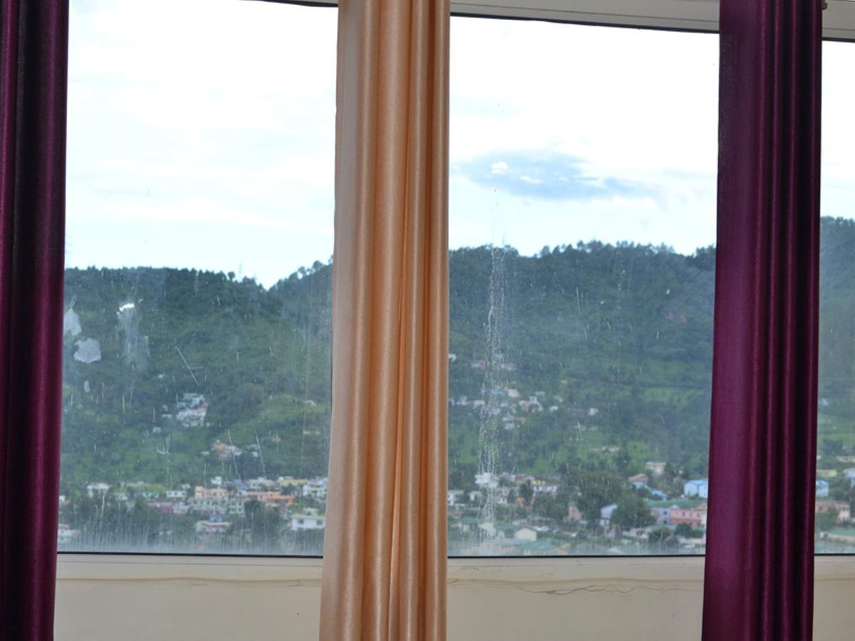 Oyo 37525 Hotel Mall Palace Pithoragarh Ngoại thất bức ảnh