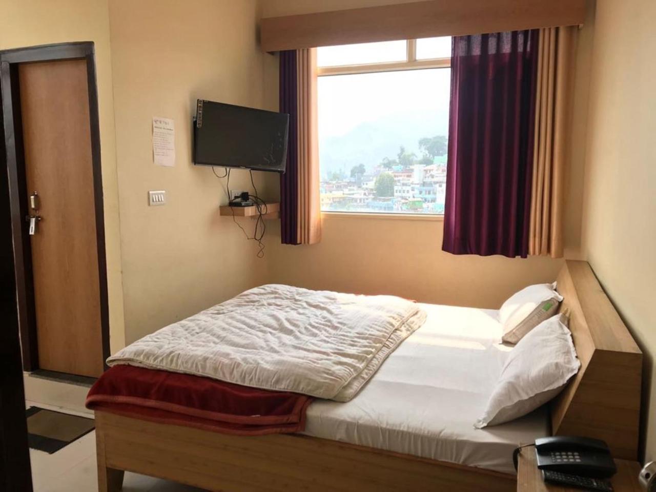 Oyo 37525 Hotel Mall Palace Pithoragarh Ngoại thất bức ảnh