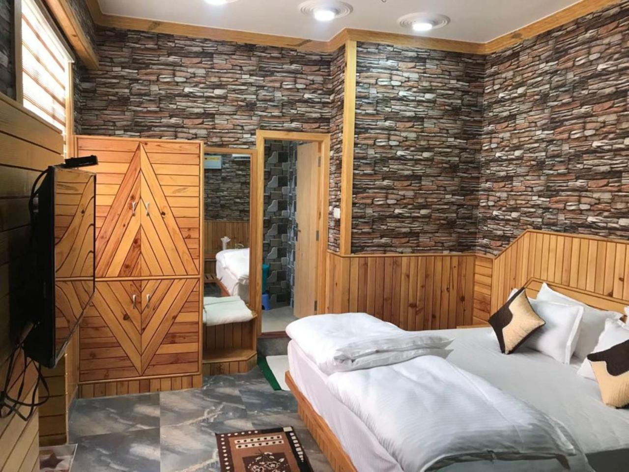 Oyo 37525 Hotel Mall Palace Pithoragarh Ngoại thất bức ảnh