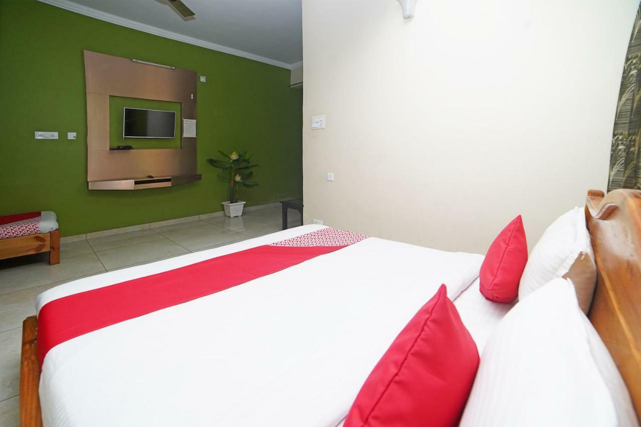 Oyo 37525 Hotel Mall Palace Pithoragarh Ngoại thất bức ảnh