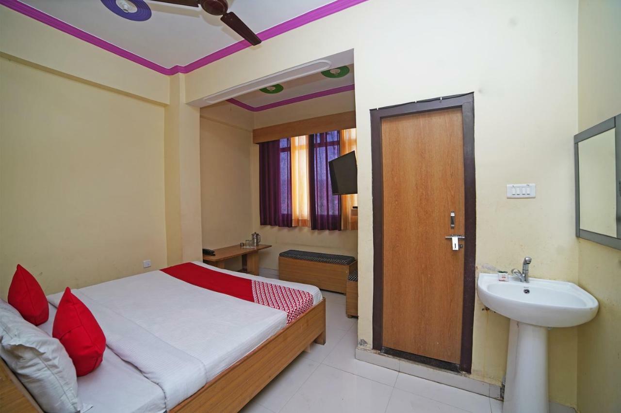 Oyo 37525 Hotel Mall Palace Pithoragarh Ngoại thất bức ảnh
